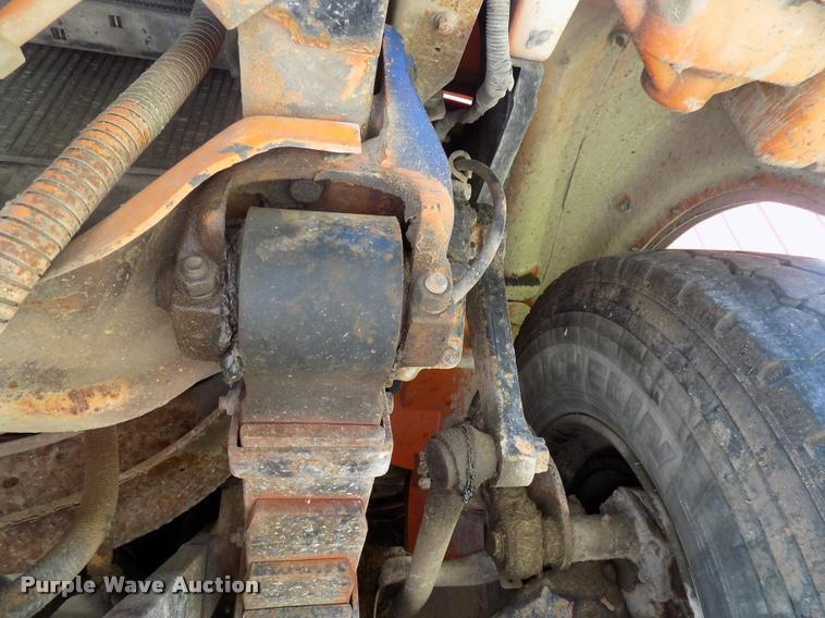 image for item DC4932 1995 International 4900 dump truck