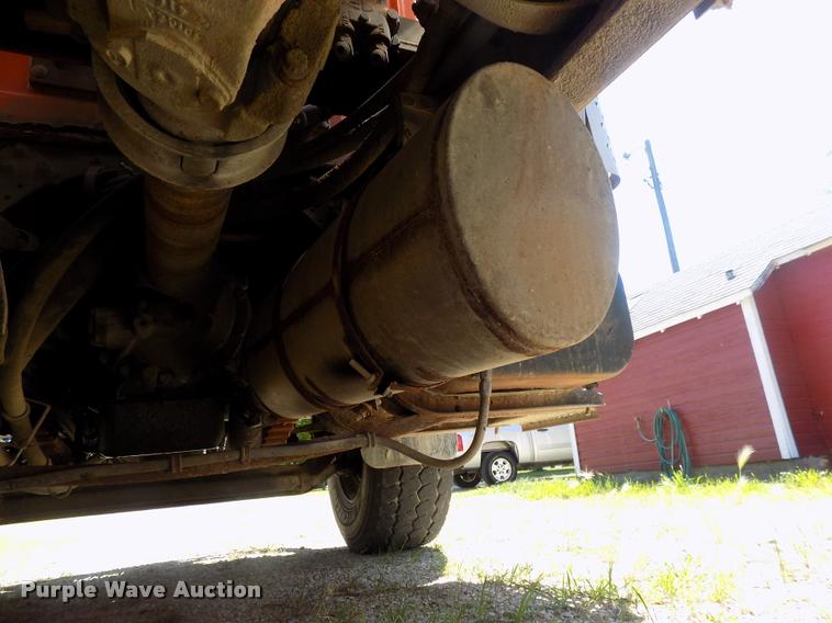 image for item DC4932 1995 International 4900 dump truck