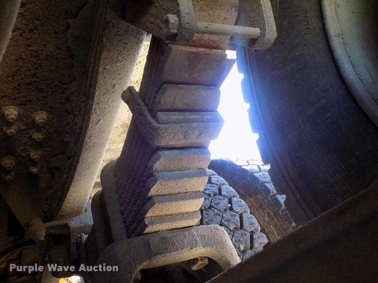 image for item DC4932 1995 International 4900 dump truck