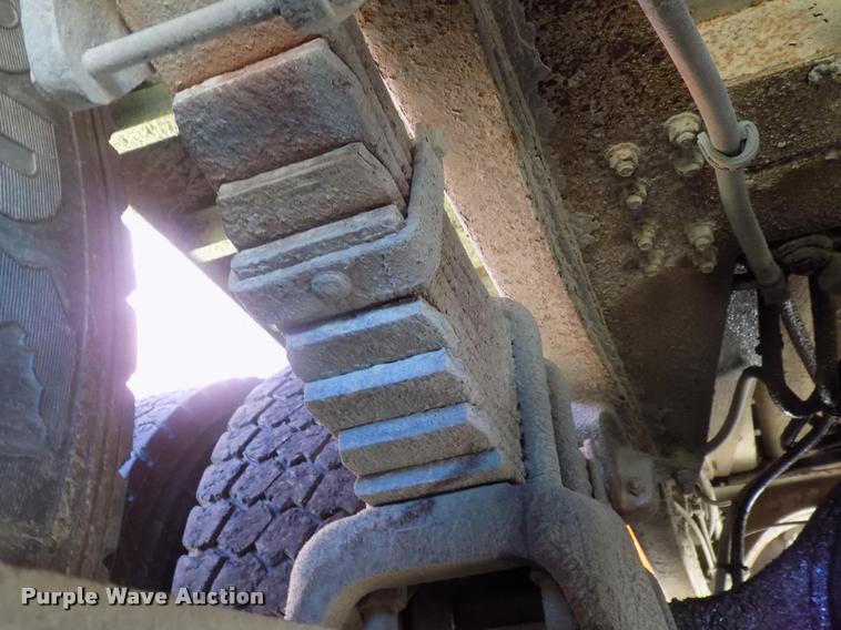 image for item DC4932 1995 International 4900 dump truck