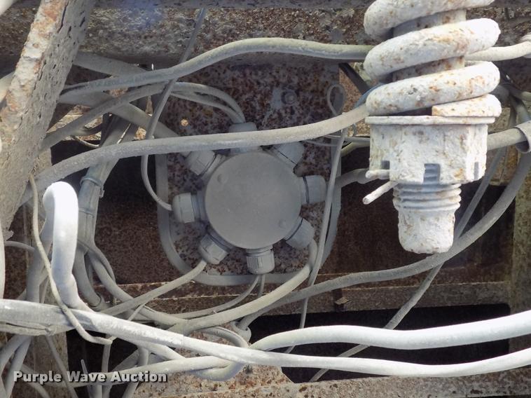 image for item DC4932 1995 International 4900 dump truck