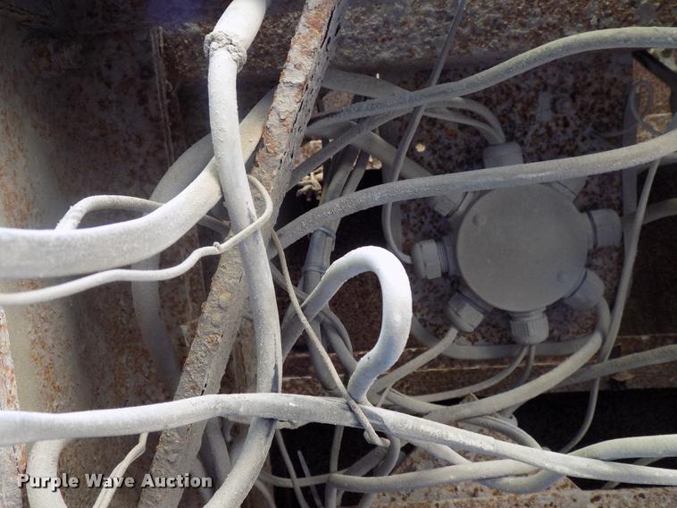 image for item DC4932 1995 International 4900 dump truck