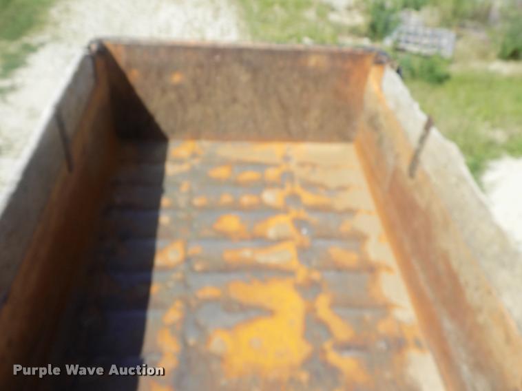 image for item DC4932 1995 International 4900 dump truck