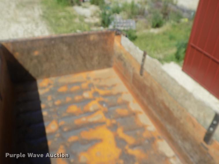 image for item DC4932 1995 International 4900 dump truck