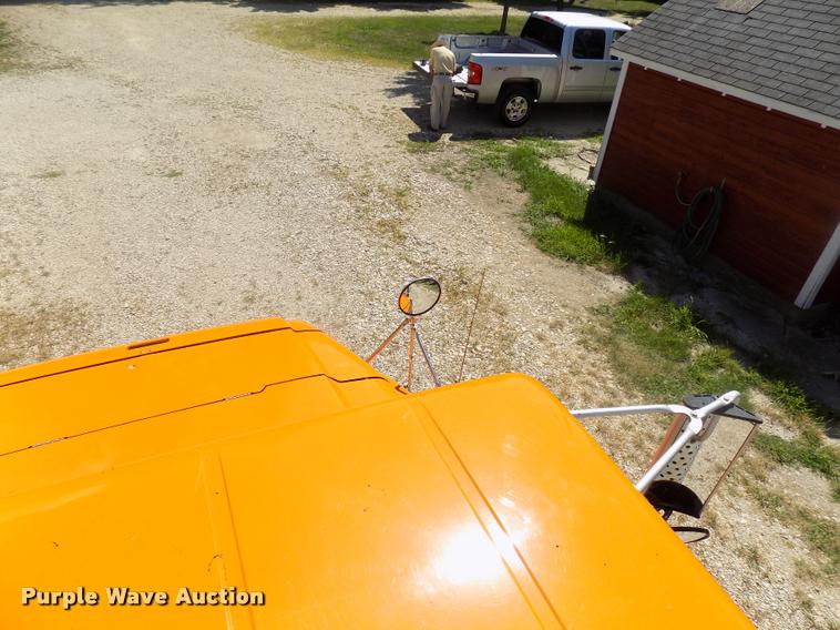 image for item DC4932 1995 International 4900 dump truck