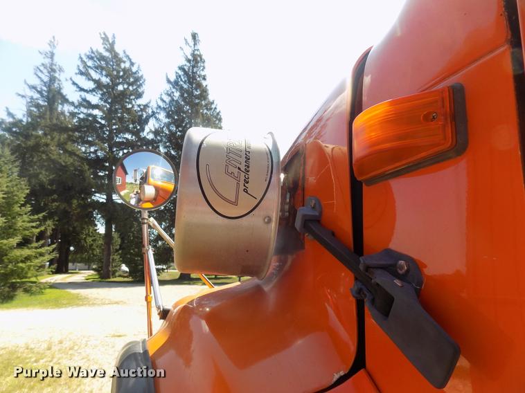 image for item DC4932 1995 International 4900 dump truck