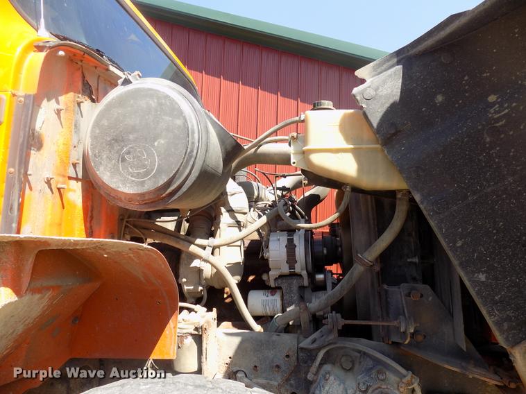 image for item DC4932 1995 International 4900 dump truck