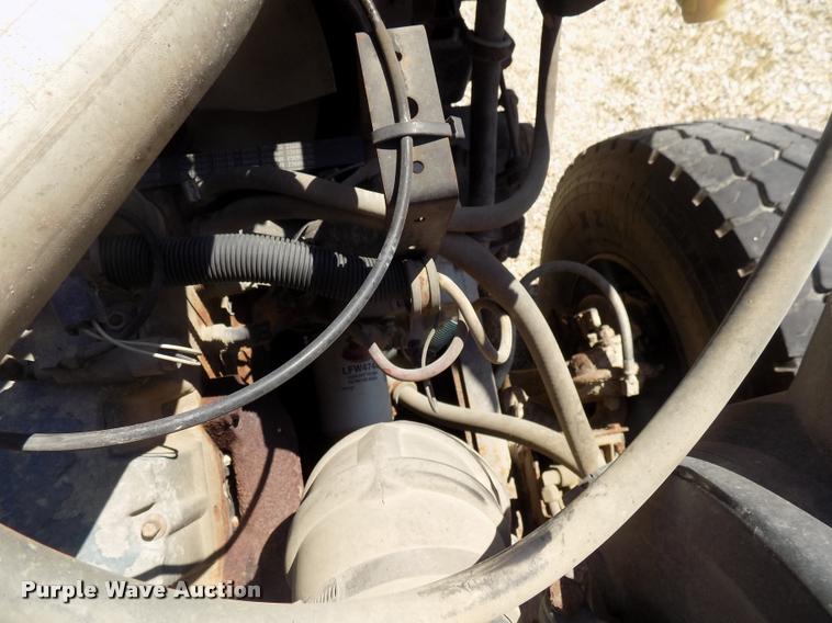 image for item DC4932 1995 International 4900 dump truck