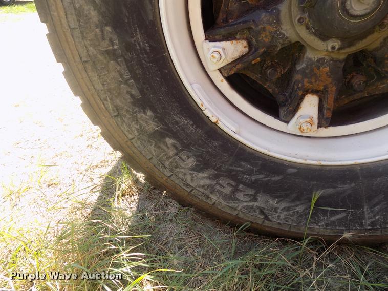 image for item DC4932 1995 International 4900 dump truck