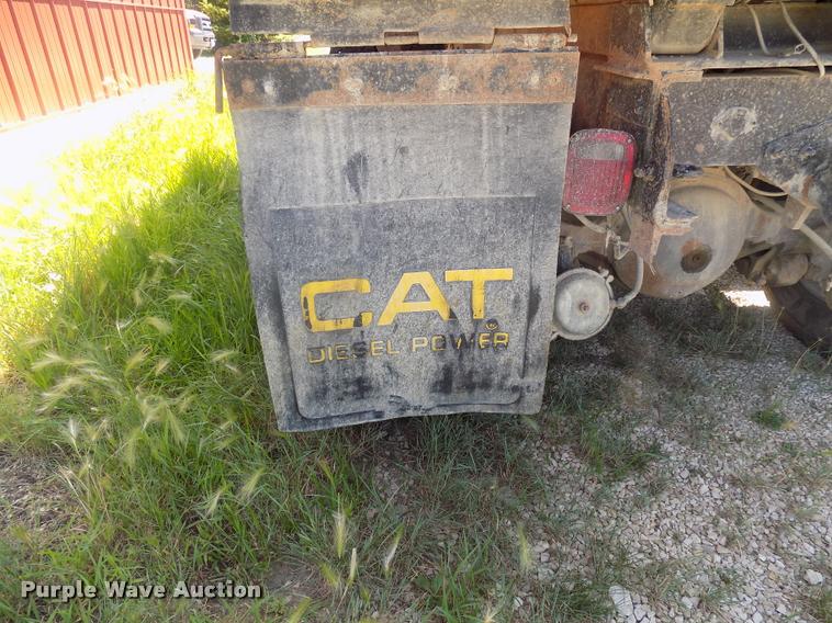 image for item DC4932 1995 International 4900 dump truck