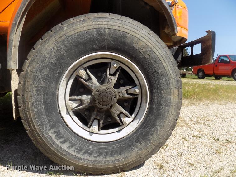 image for item DC4932 1995 International 4900 dump truck