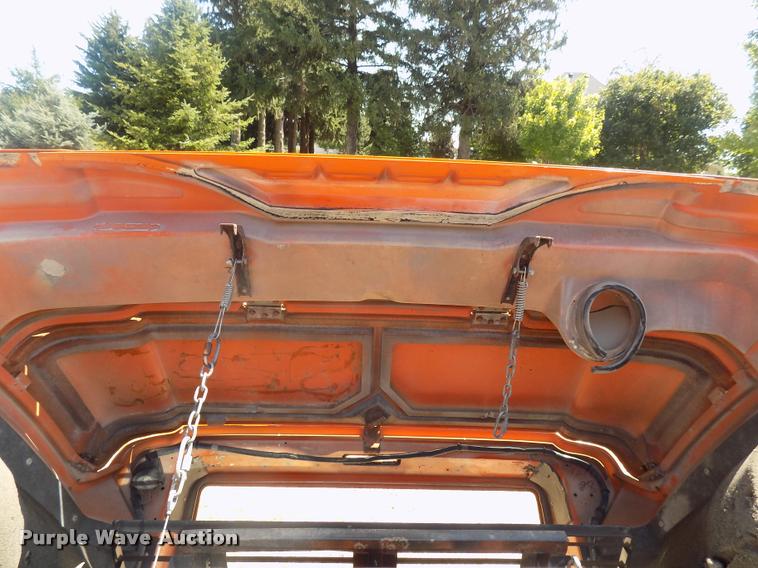 image for item DC4932 1995 International 4900 dump truck