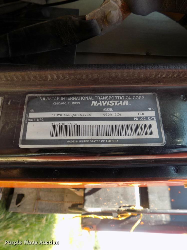 image for item DC4932 1995 International 4900 dump truck