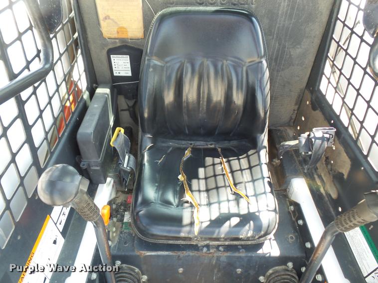 image for item DC5410 1999 Bobcat 863 skid steer