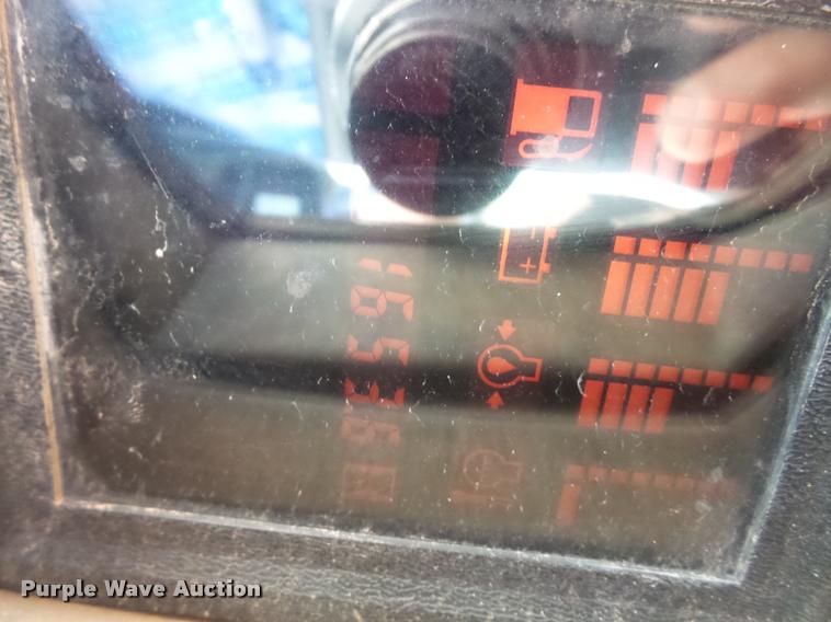 image for item DC5410 1999 Bobcat 863 skid steer