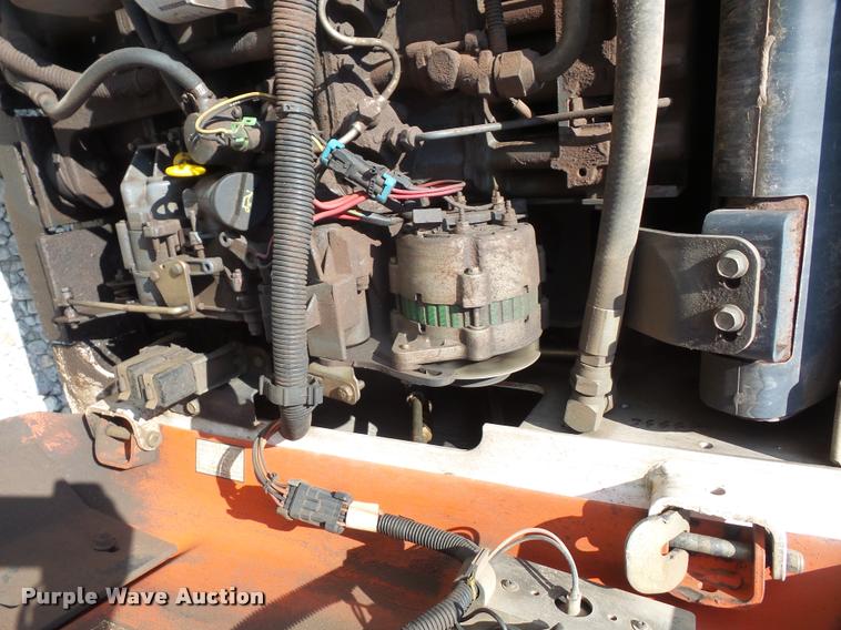 image for item DC5410 1999 Bobcat 863 skid steer