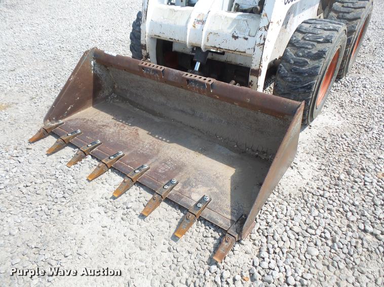 image for item DC5410 1999 Bobcat 863 skid steer