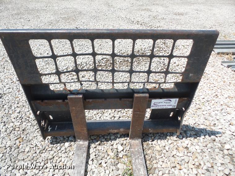 image for item DC5427 Skid steer pallet forks