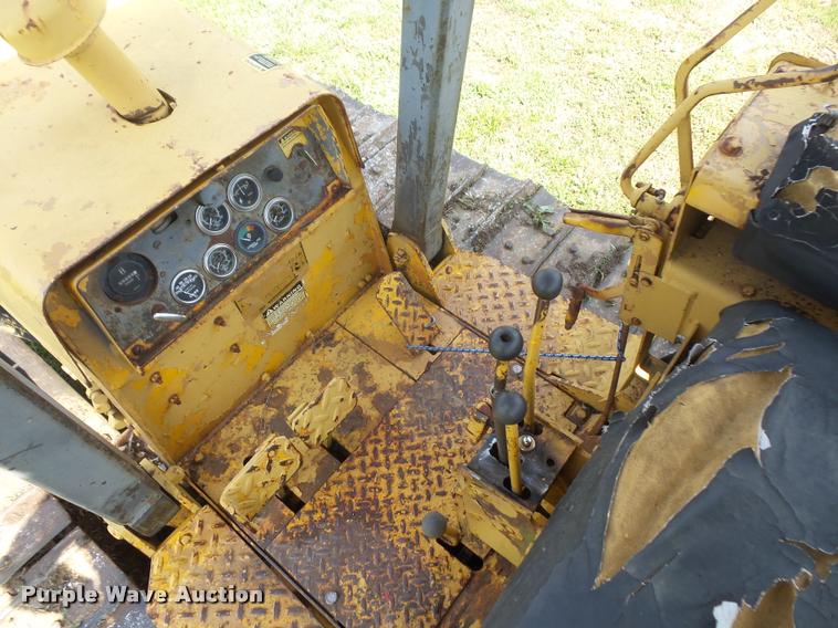 image for item DC5492 1973 Case 450 dozer