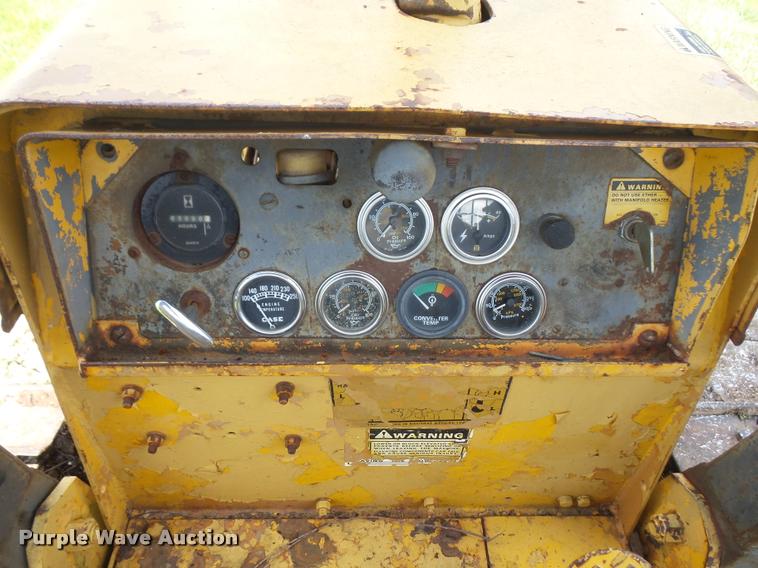 image for item DC5492 1973 Case 450 dozer