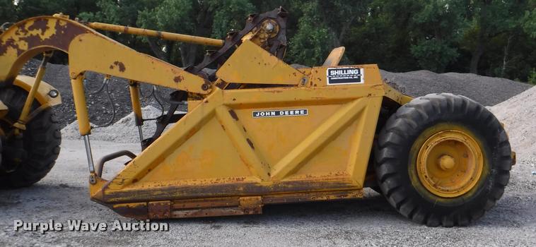 image for item DD0877 John Deere 760A elevating scraper