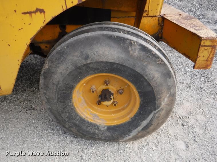 image for item DD0877 John Deere 760A elevating scraper