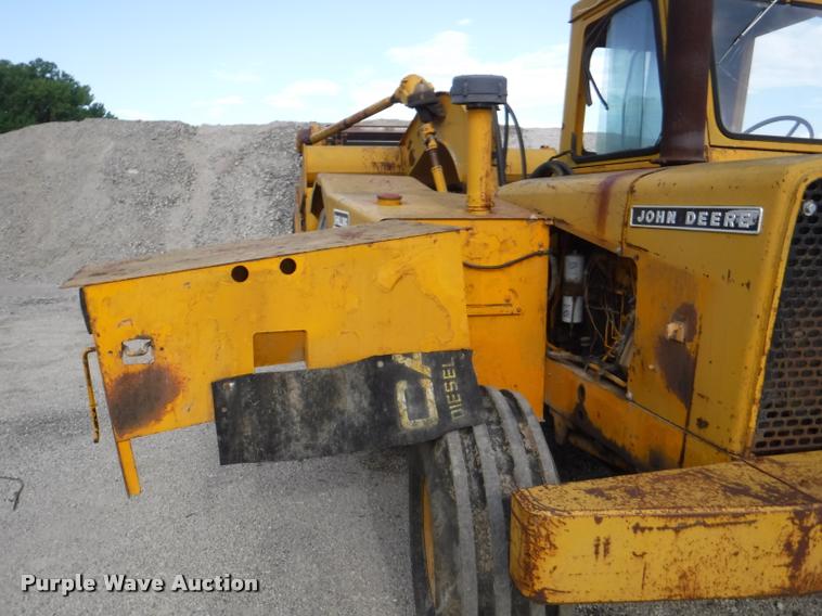 image for item DD0877 John Deere 760A elevating scraper