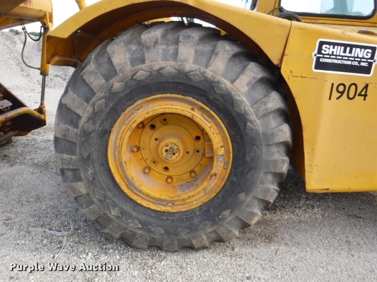 image for item DD0877 John Deere 760A elevating scraper