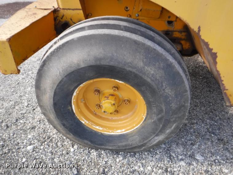 image for item DD0877 John Deere 760A elevating scraper