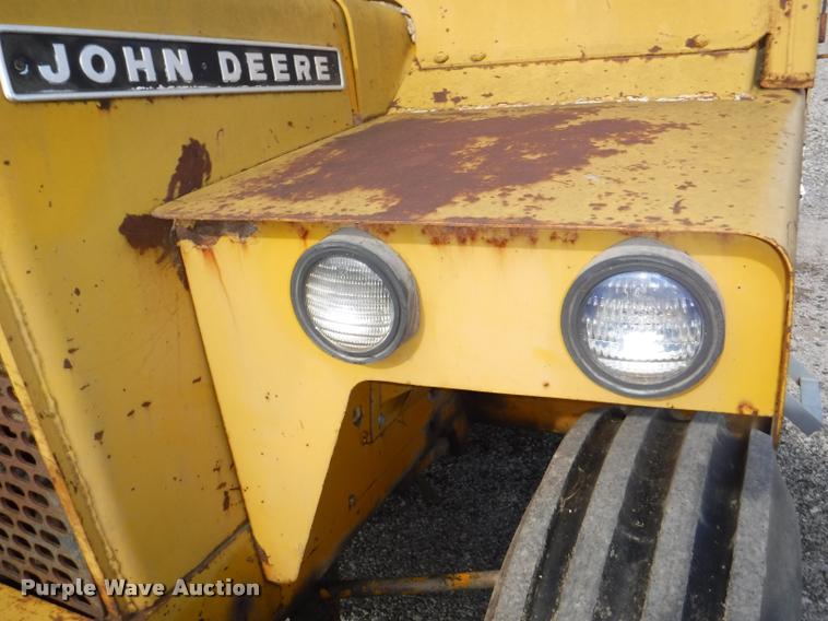 image for item DD0877 John Deere 760A elevating scraper