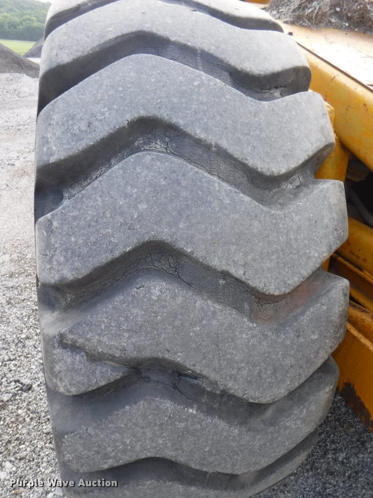 image for item DD0877 John Deere 760A elevating scraper