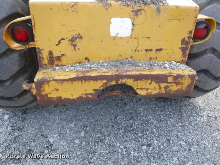 image for item DD0877 John Deere 760A elevating scraper