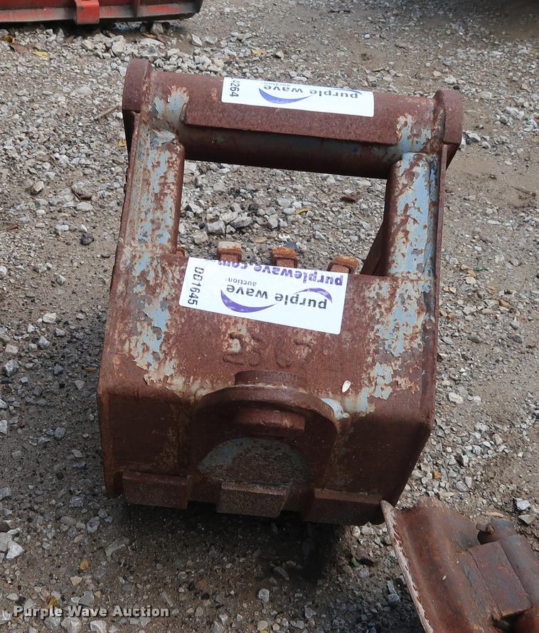image for item DD1645 Wain Roy excavator bucket