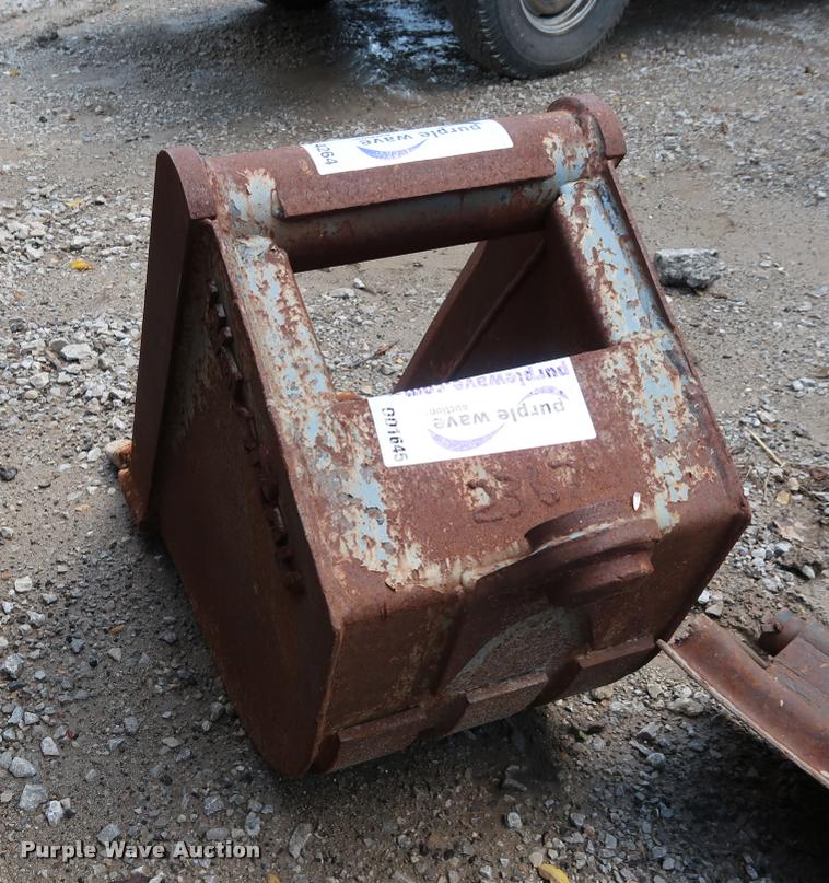 image for item DD1645 Wain Roy excavator bucket