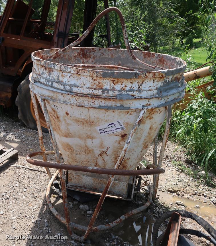 image for item DD1652 Concrete dispenser