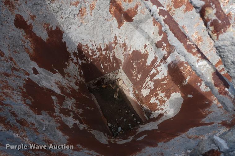 image for item DD1652 Concrete dispenser