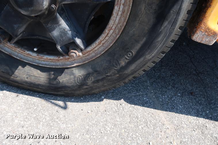 image for item DD1688 1988 GMC TopKick 7000 dump truck