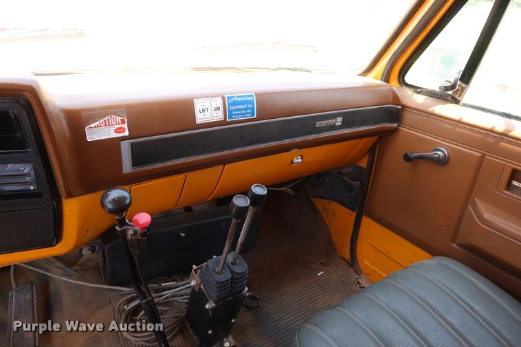 image for item DD1688 1988 GMC TopKick 7000 dump truck