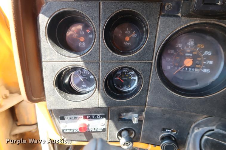 image for item DD1688 1988 GMC TopKick 7000 dump truck