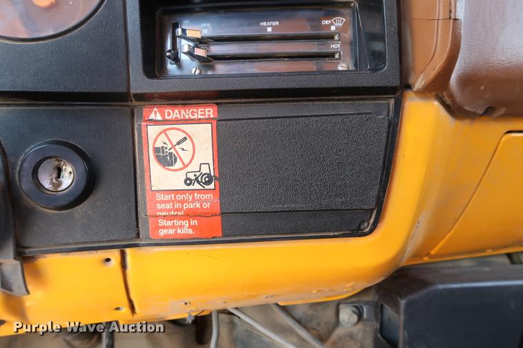 image for item DD1688 1988 GMC TopKick 7000 dump truck