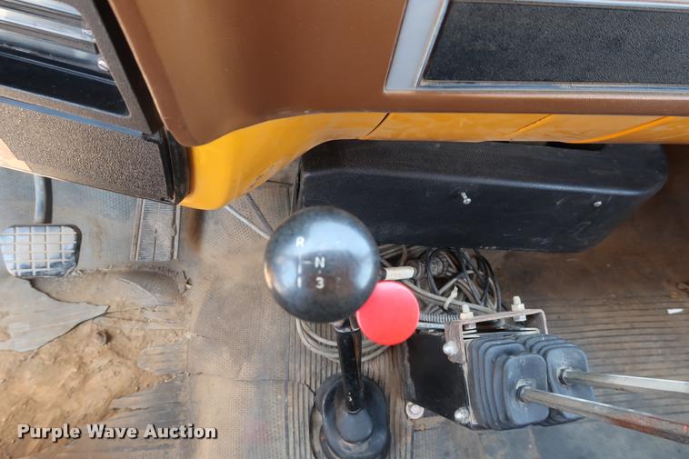 image for item DD1688 1988 GMC TopKick 7000 dump truck