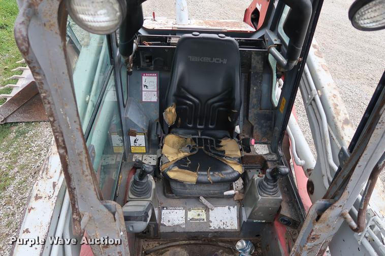 image for item DD2245 2005 Takeuchi TL140 skid steer