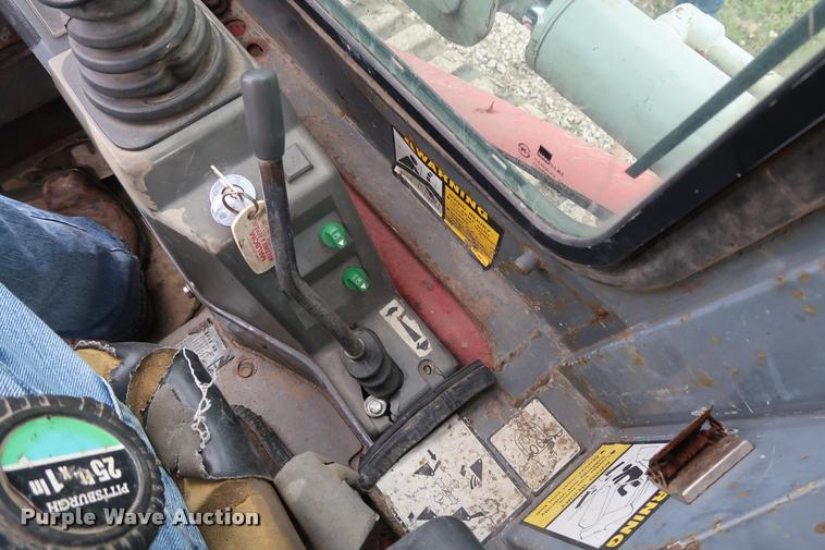 image for item DD2245 2005 Takeuchi TL140 skid steer