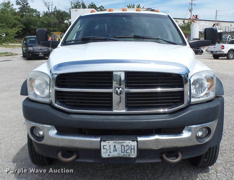 image for item DF9372 2008 Dodge Ram 5500 Quad Cab service truck