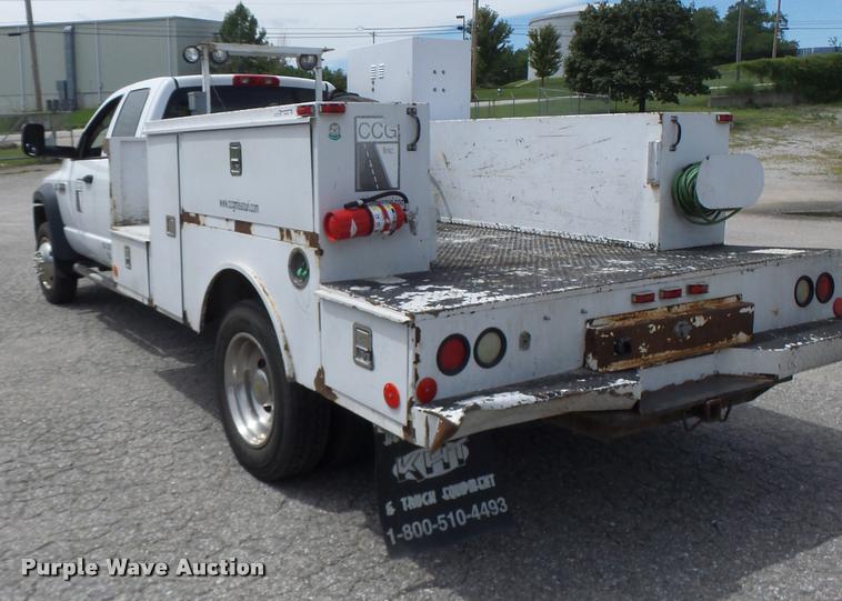 image for item DF9372 2008 Dodge Ram 5500 Quad Cab service truck