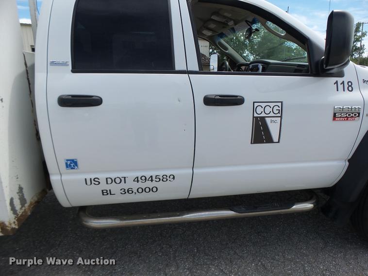 image for item DF9372 2008 Dodge Ram 5500 Quad Cab service truck