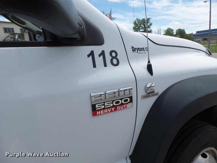 image for item DF9372 2008 Dodge Ram 5500 Quad Cab service truck