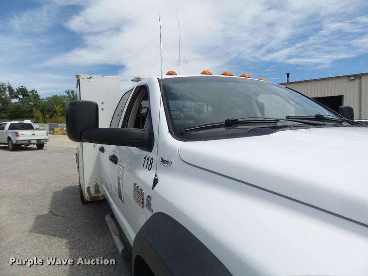 image for item DF9372 2008 Dodge Ram 5500 Quad Cab service truck