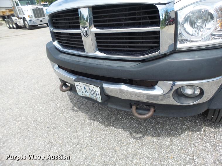 image for item DF9372 2008 Dodge Ram 5500 Quad Cab service truck