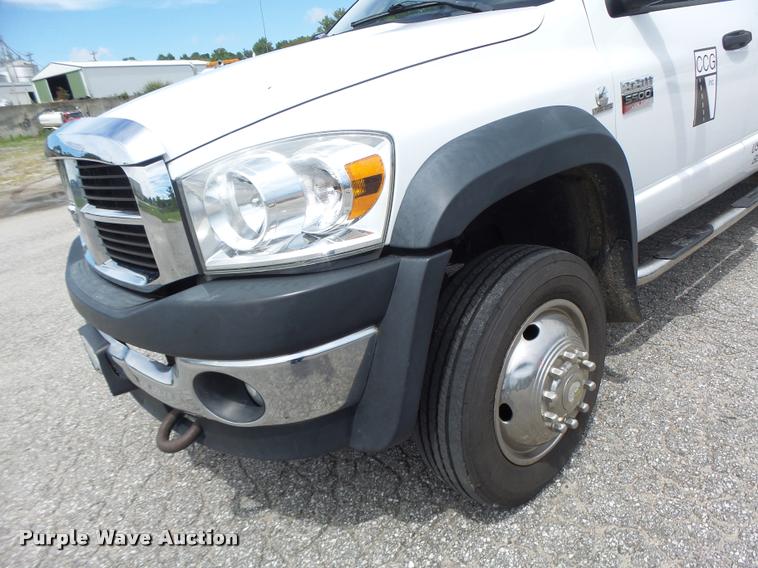 image for item DF9372 2008 Dodge Ram 5500 Quad Cab service truck